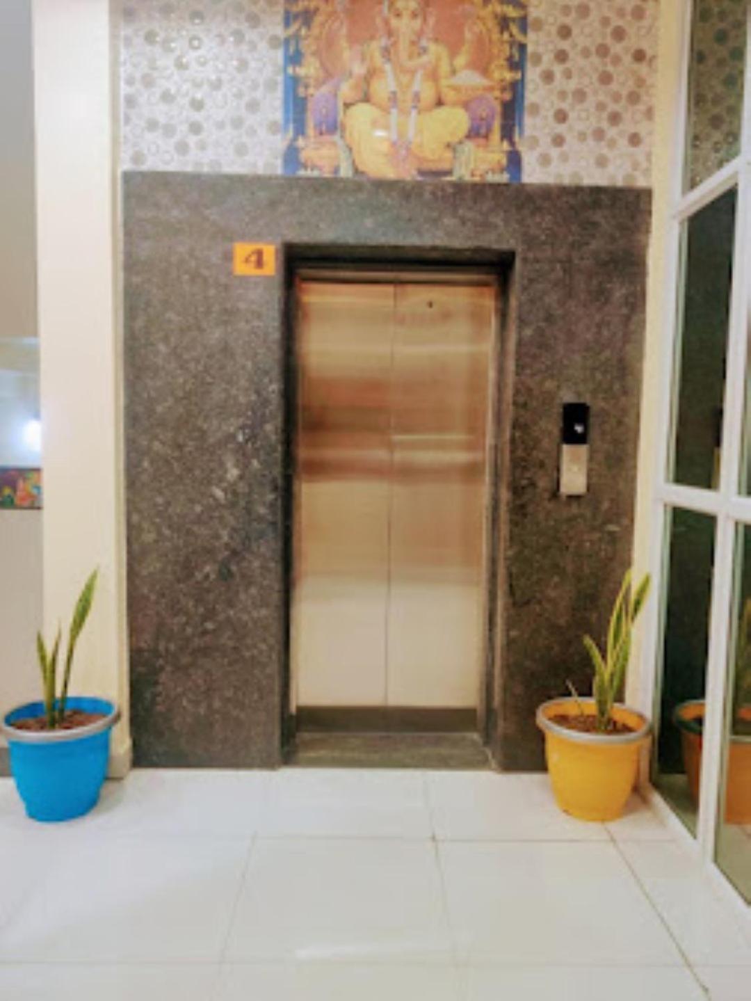 Hotel Hariram Tower Wardha Exterior photo